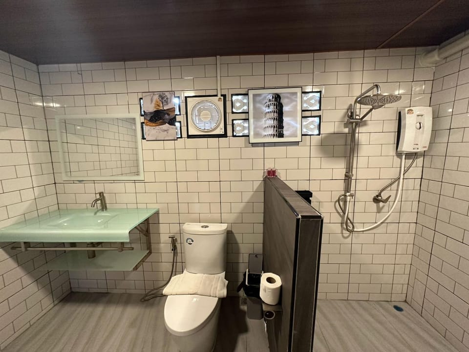 Shower, Toilet, Bathroom