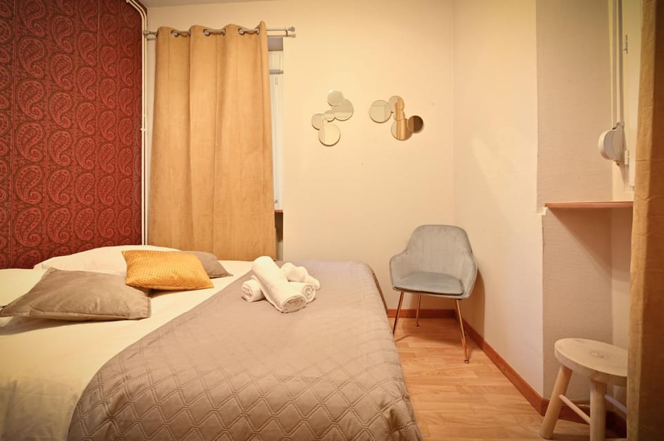 Bed, Bedroom