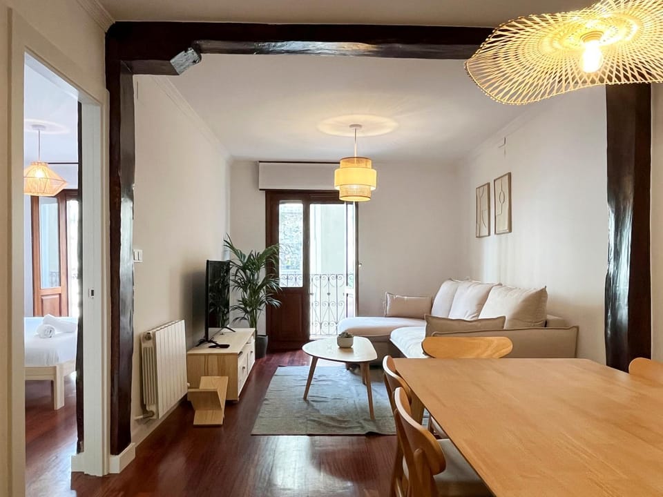 Living room, Photo of the whole room, Seating area, Dining area