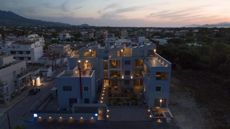 Property building, Night, Neighbourhood, Bird's eye view, City view, Mountain view, Location, Sunset, Parking