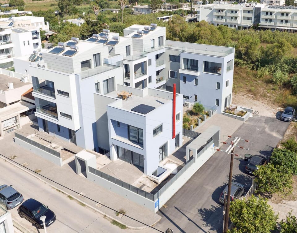 Property building, Day, Neighbourhood, Bird's eye view, City view, Street view, Location, Parking