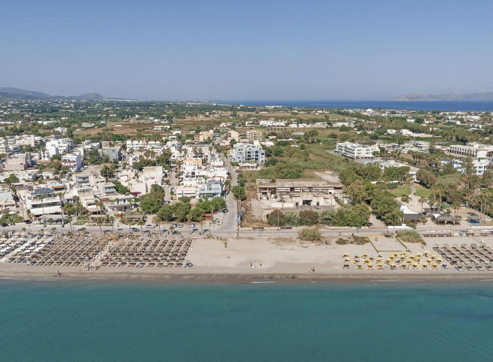 Nearby landmark, Day, Neighbourhood, Natural landscape, Bird's eye view, Beach, City view, Sea view, Street view