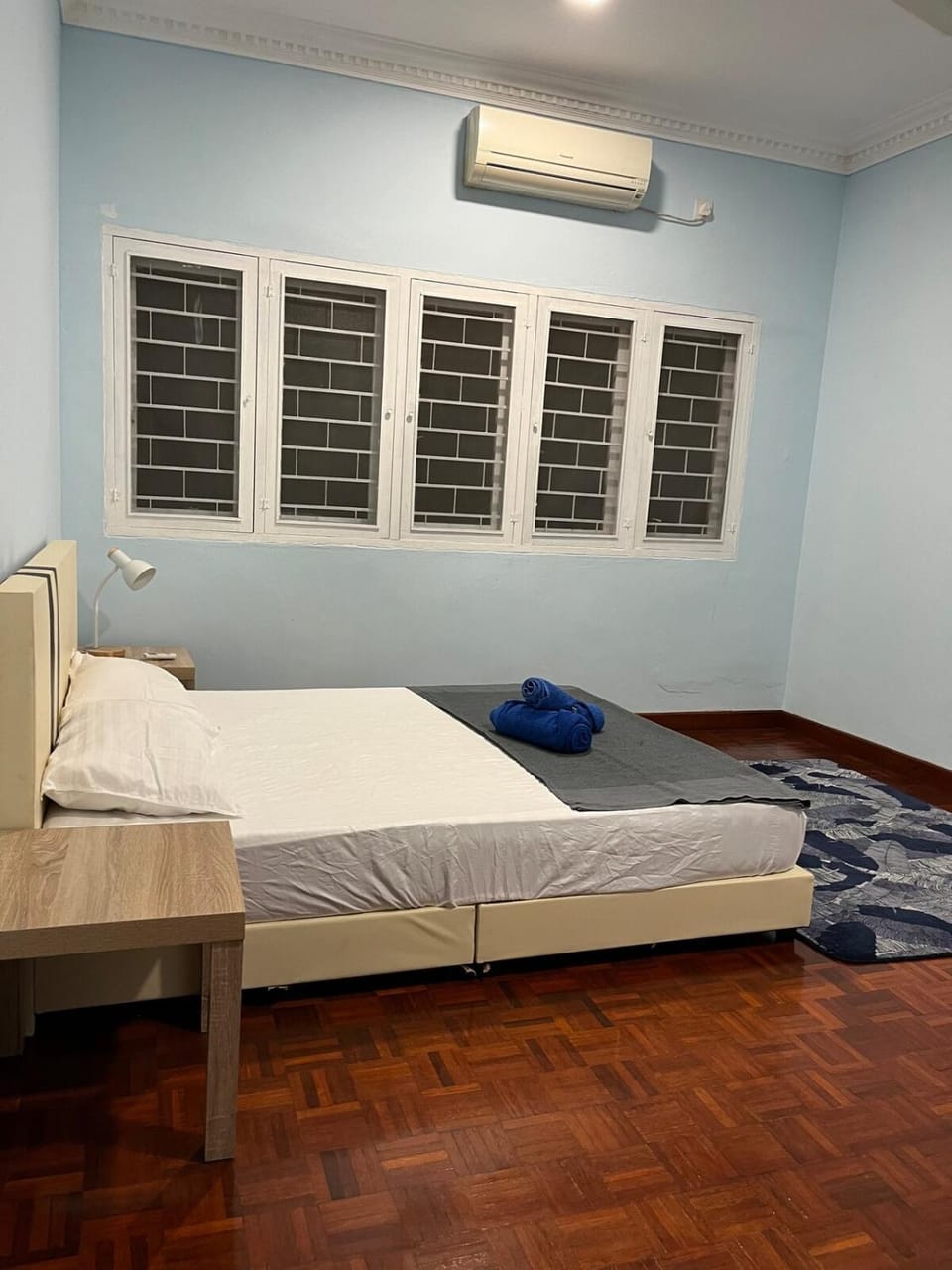 Bedroom, air conditioner