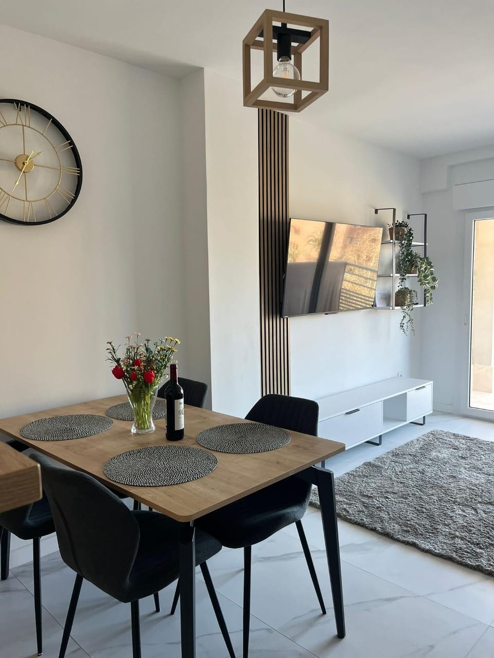 Communal lounge/ TV room, Dining area