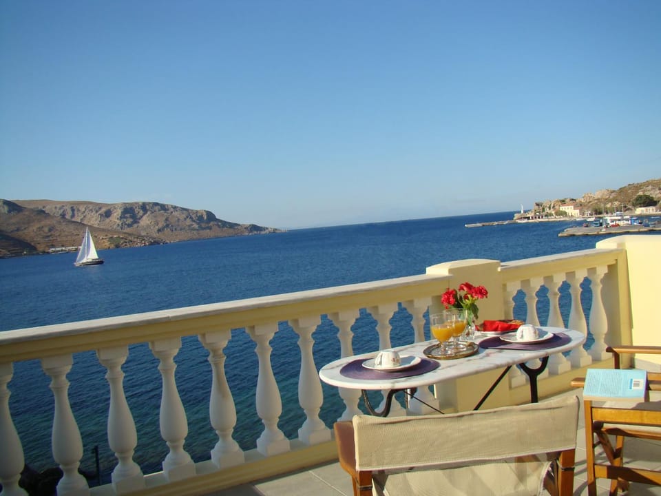 Property building, Balcony/Terrace, City view, Landmark view, Sea view