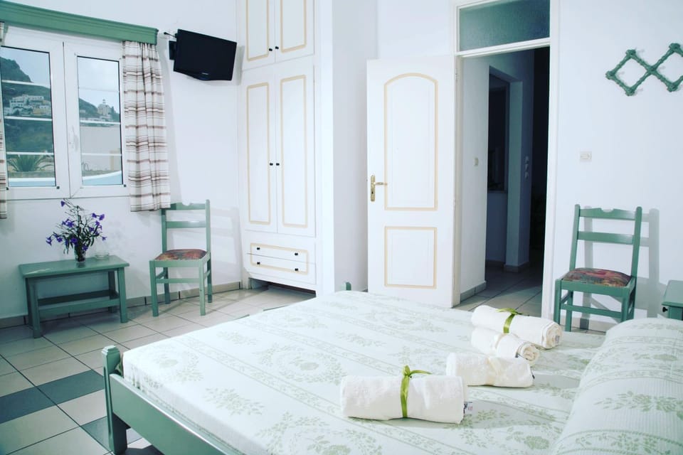 Bed, Bedroom, cot, Family