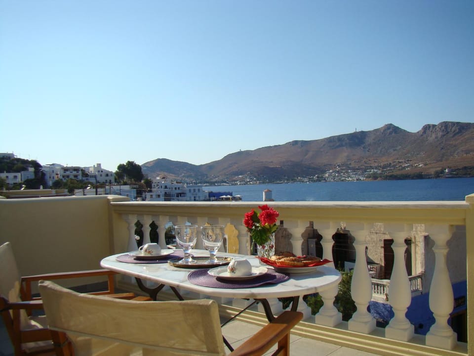 Property building, Balcony/Terrace, City view, Landmark view, Sea view