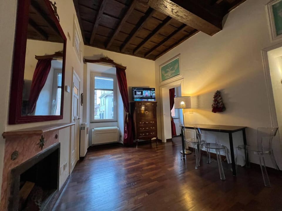 The Charm of Trastevere Apartment in Rome
