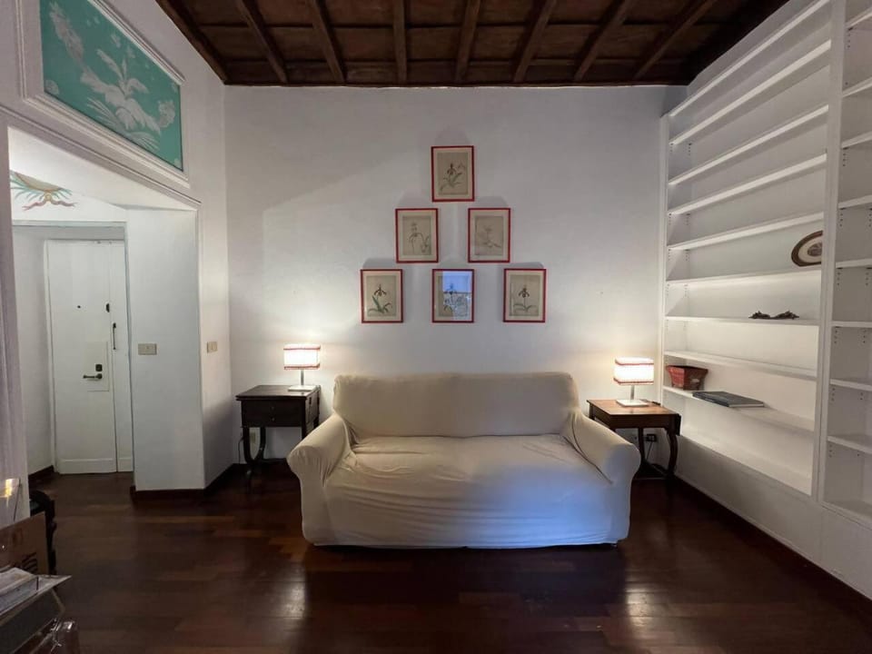 The Charm of Trastevere Apartment in Rome