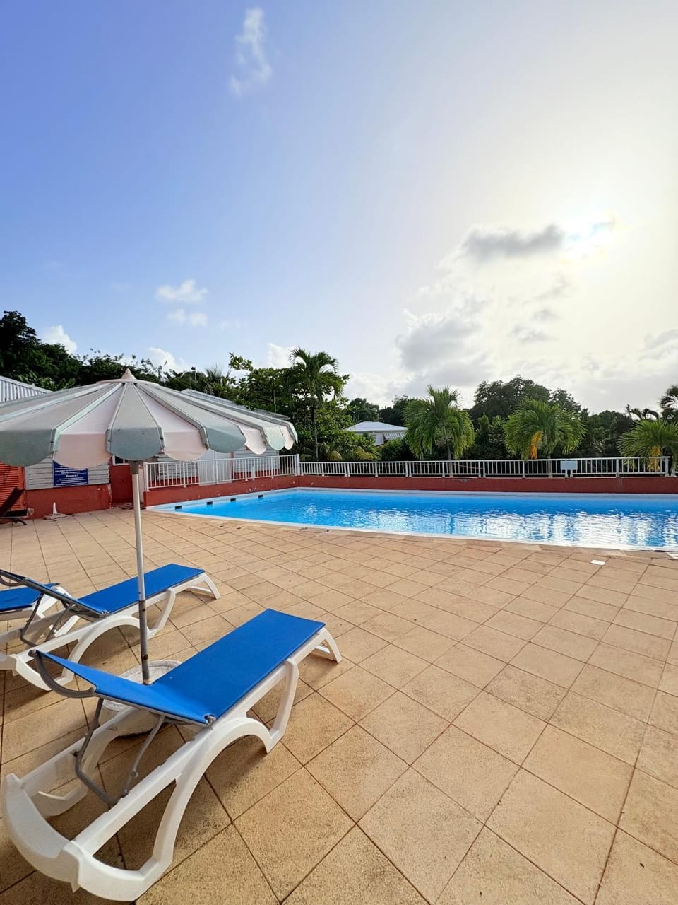 Pool view, Swimming pool, sunbed