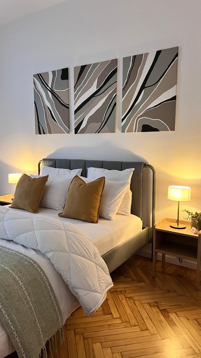 Bed, Living room, Photo of the whole room, Bedroom