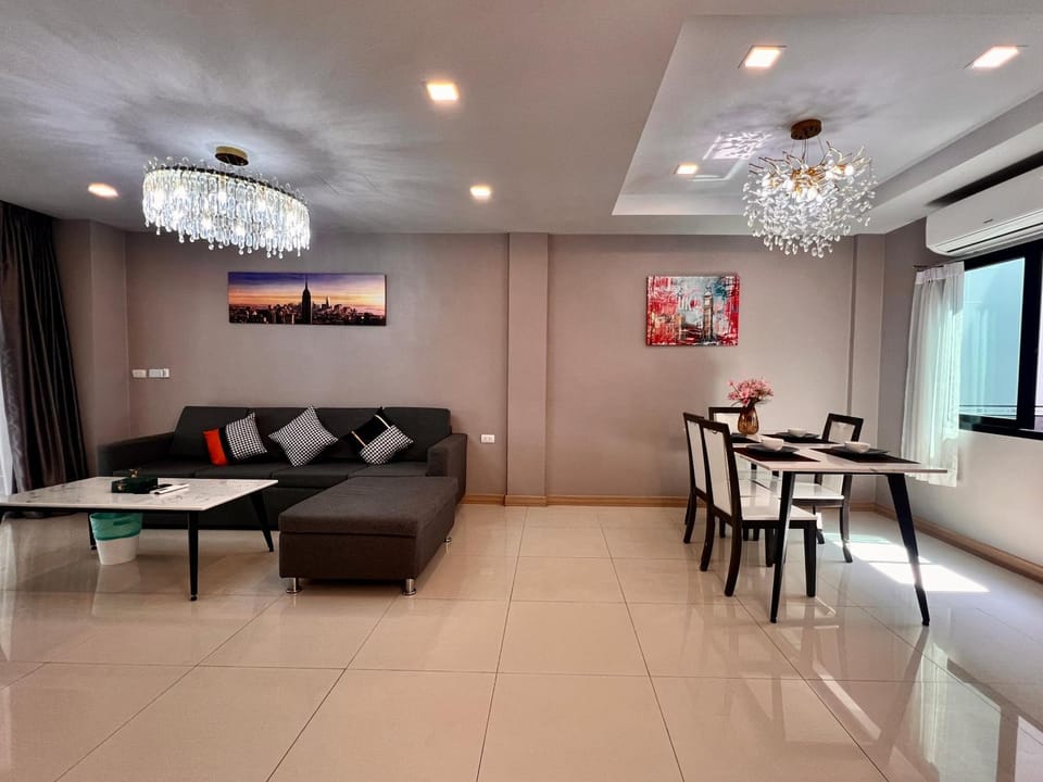 Living room, Seating area, Dining area