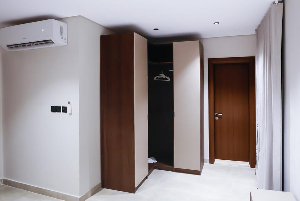 wardrobe, air conditioner
