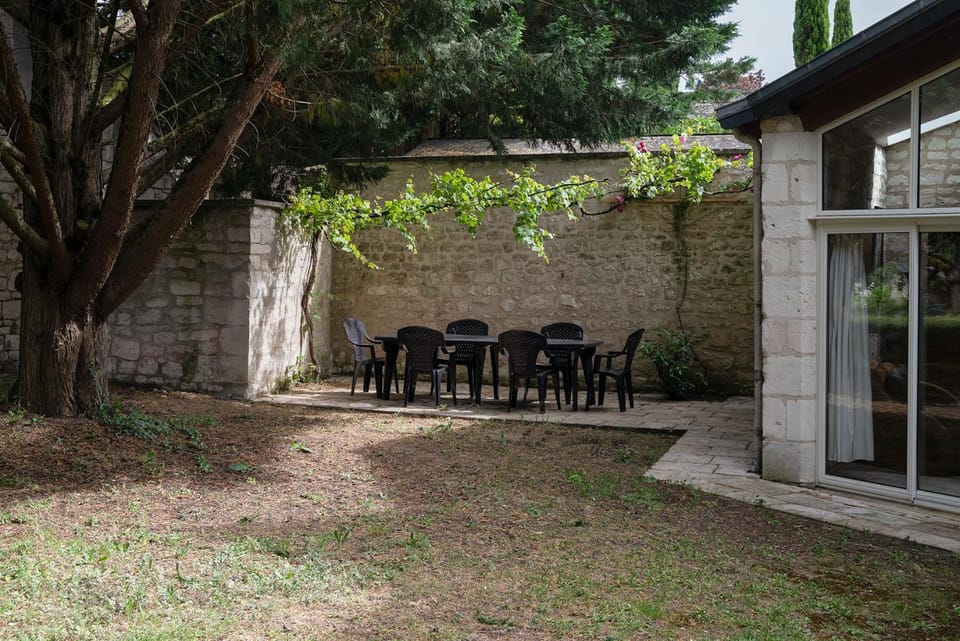 Patio, Dining area