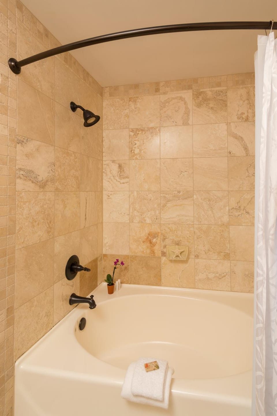 Shower, Toilet, Property building, Bathroom, Other, Other, Decorative detail, Decorative detail, Area and facilities