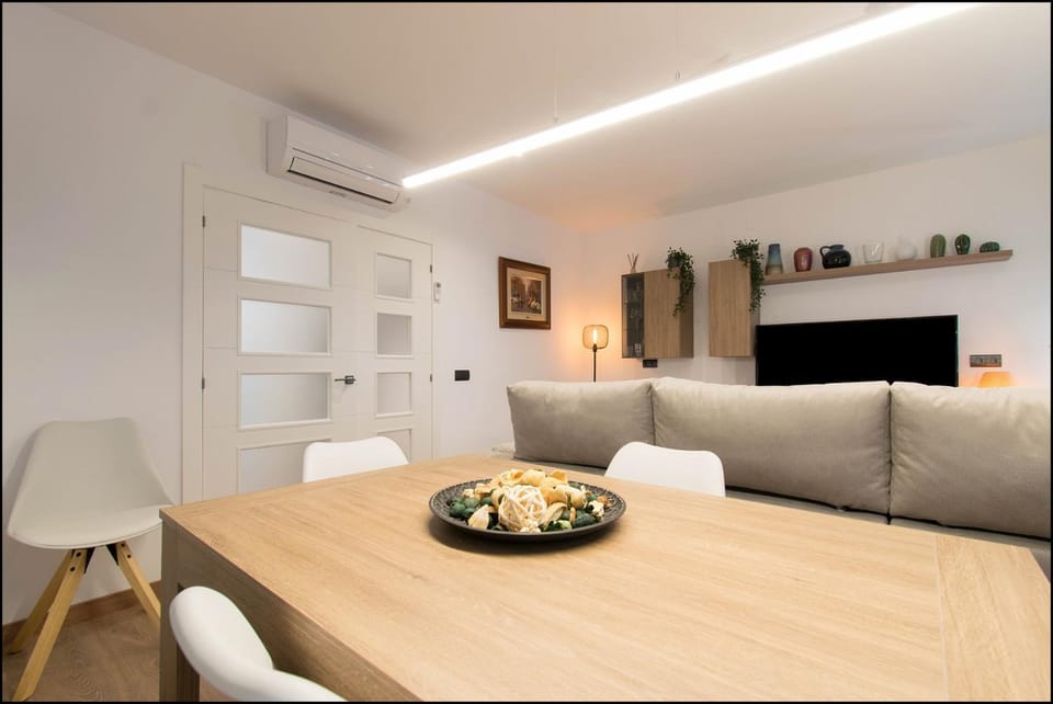 Living room, Seating area, air conditioner