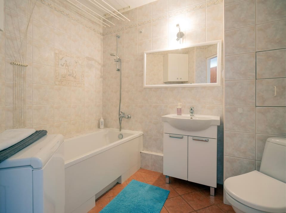 Bathroom, Bath, washing machine