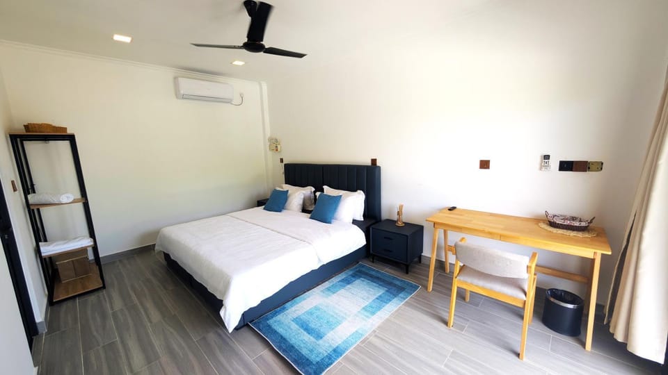Bed, Photo of the whole room, Bedroom, air conditioner