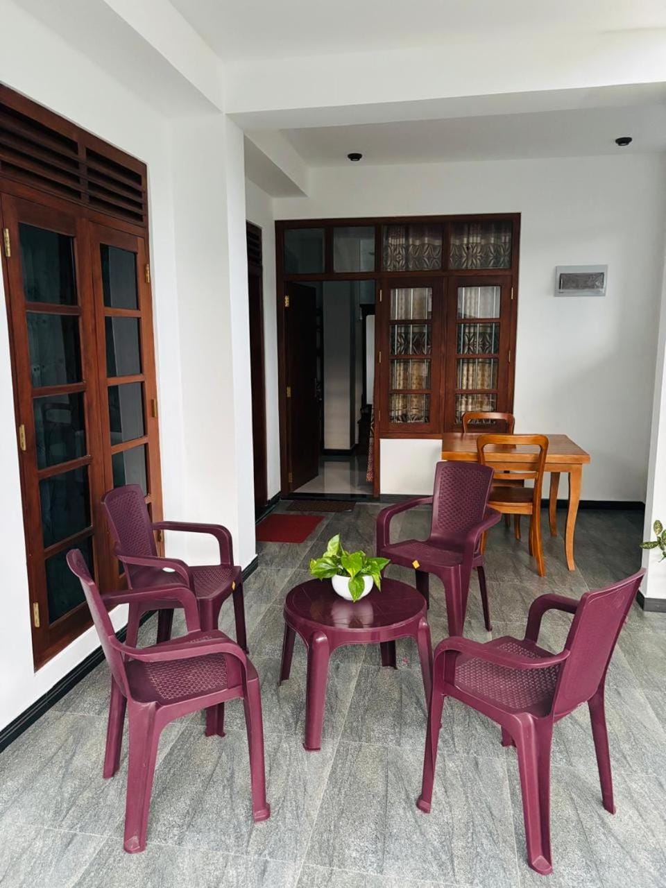 Seating area, Dining area