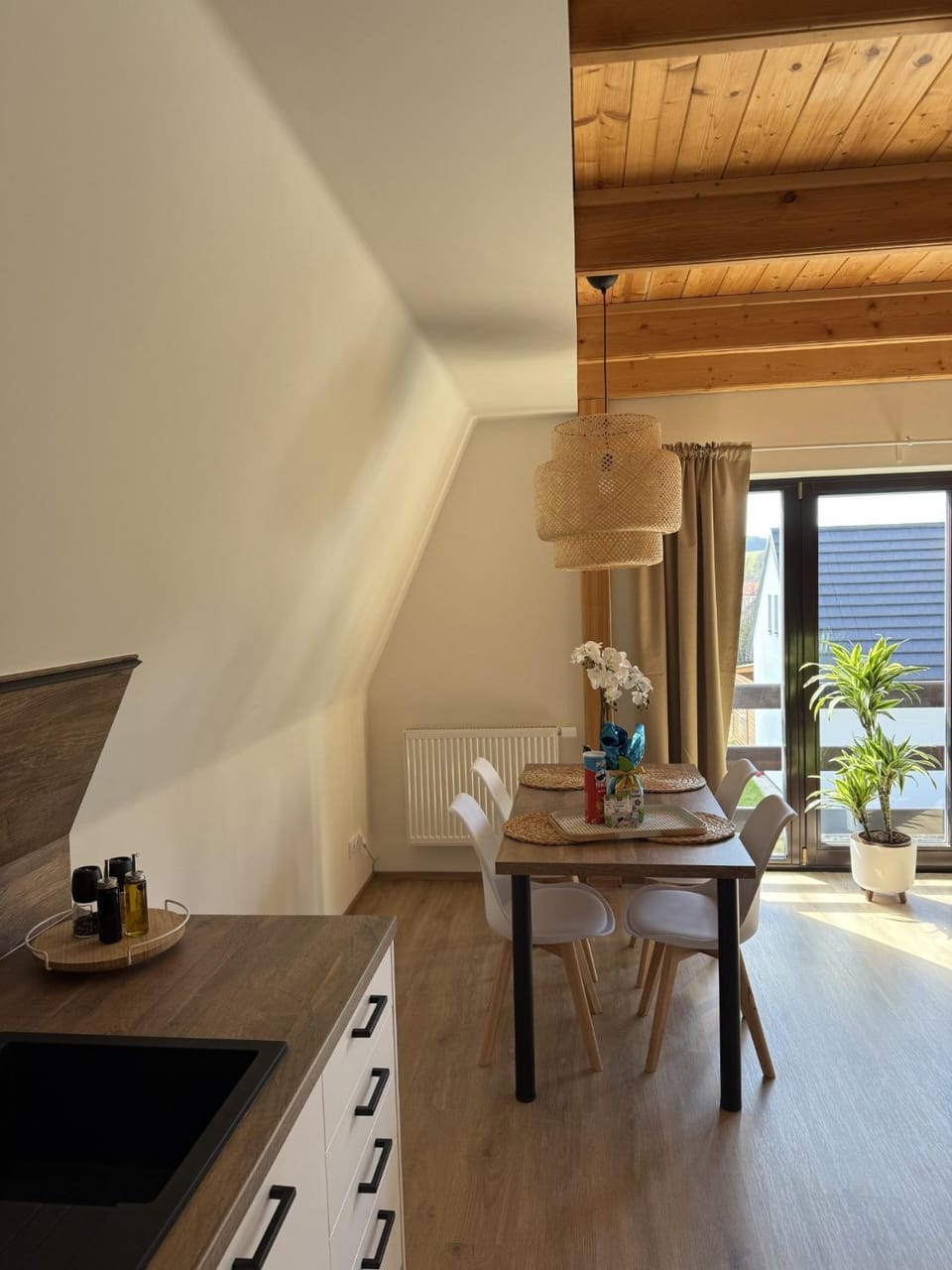 Living room, Seating area, Dining area
