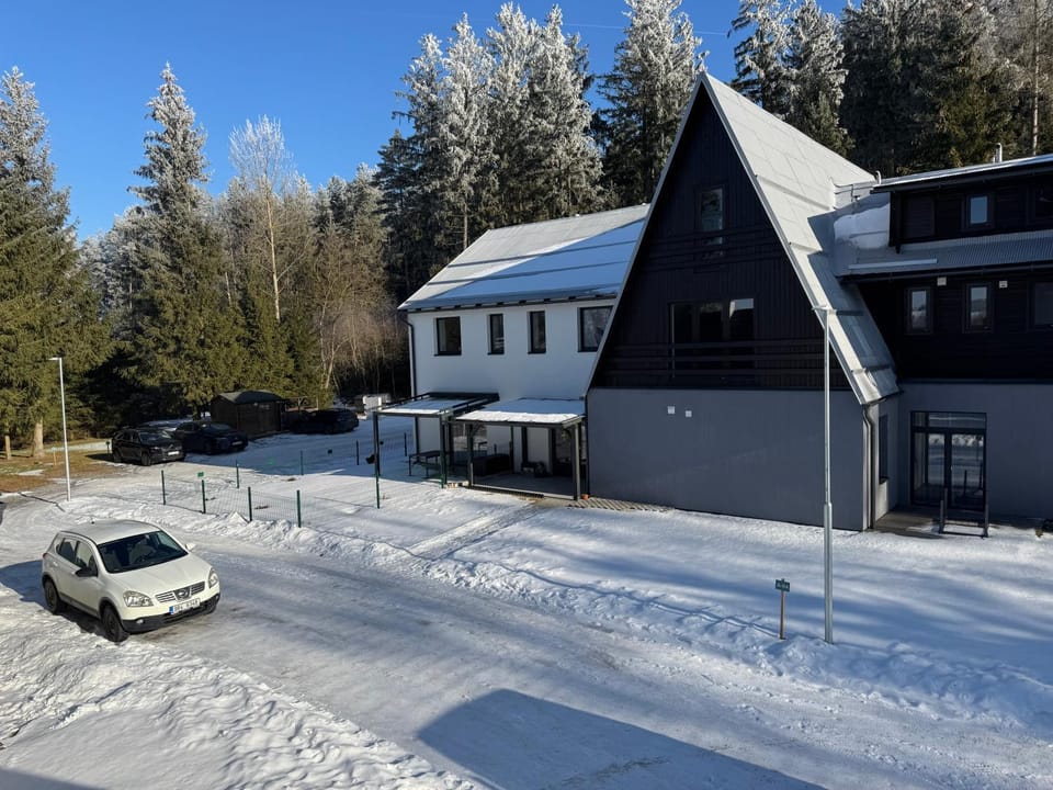 Property building, Facade/entrance, Day, Natural landscape, Winter