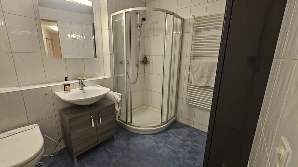 Doppelzimmer mit separatem Dusche und WC Vacation rental in Switzerland