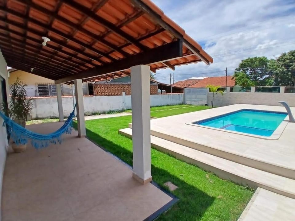 Casa com piscina e ar condicionado perto da Lagoa House in Araruama