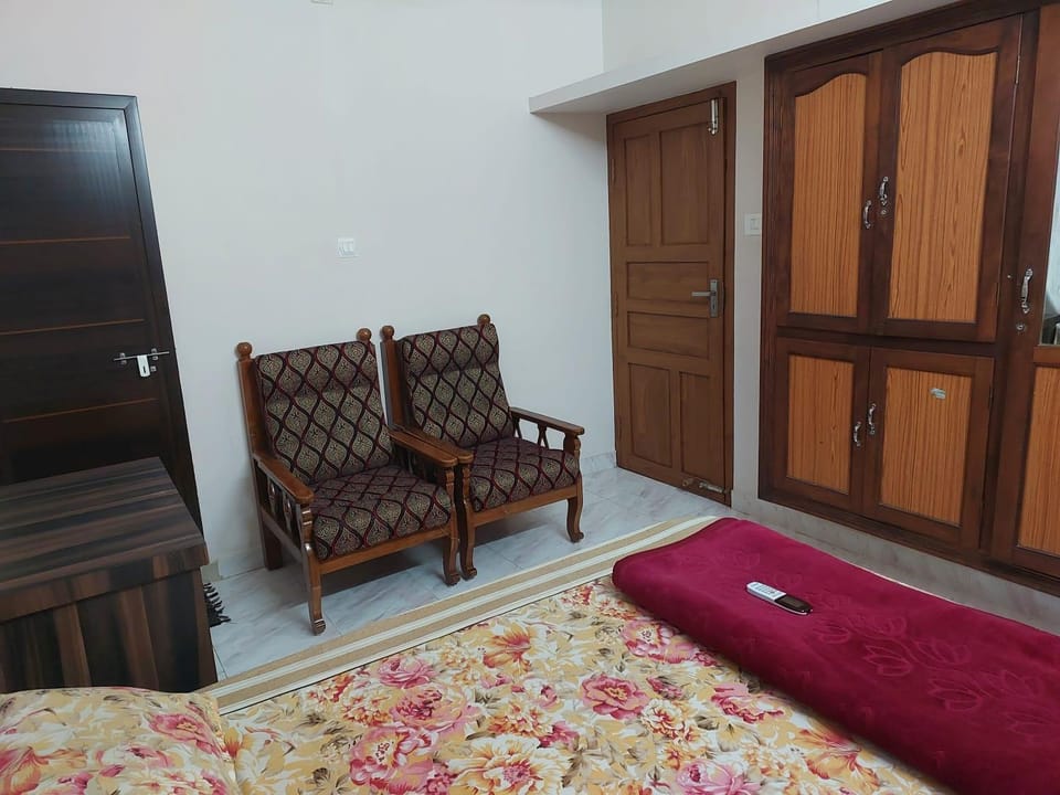 Homestay Guruvayur, 1 AC & 1 Non AC bedroom Vacation rental in Kerala
