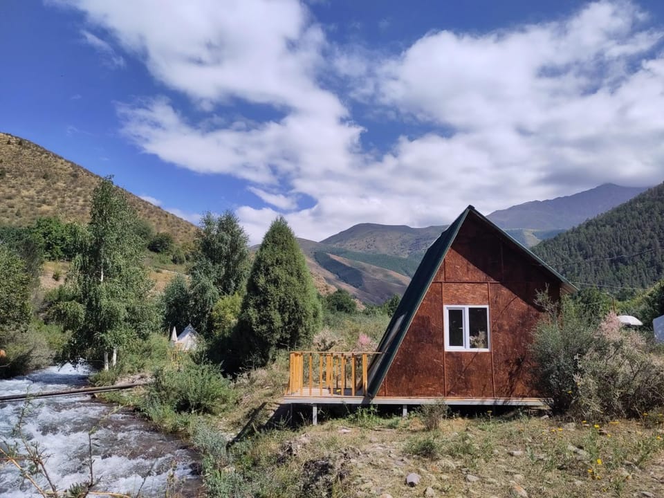 Bedroom, Mountain view