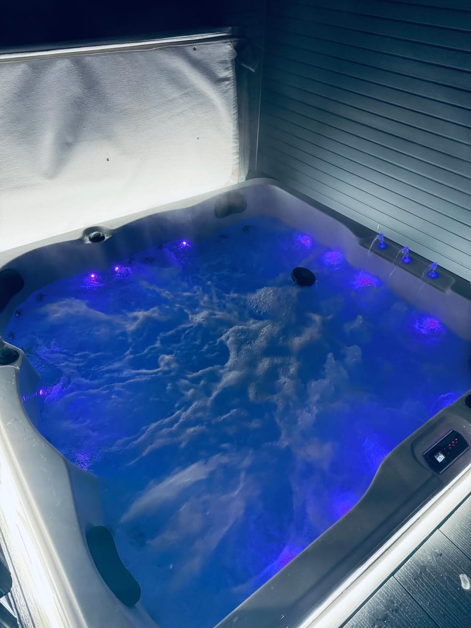 Night, Hot Tub