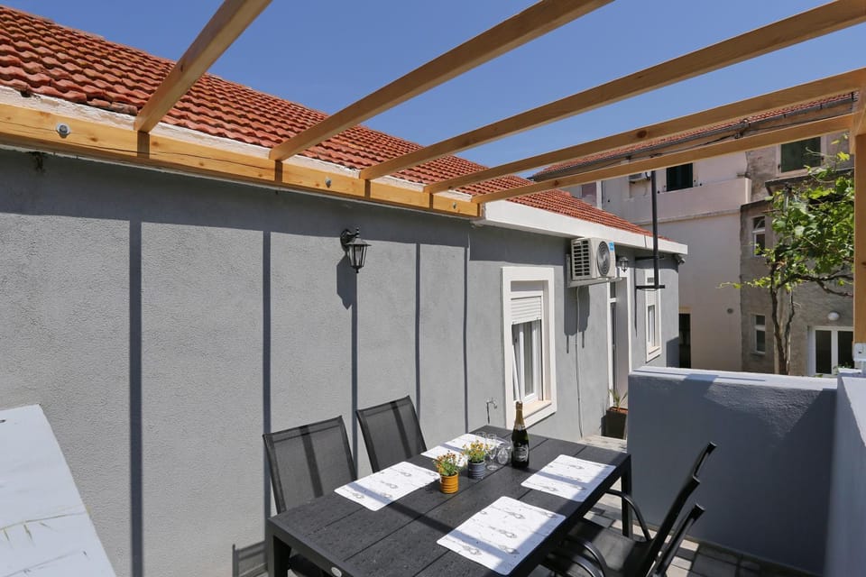 Day, View (from property/room), Balcony/Terrace, Dining area