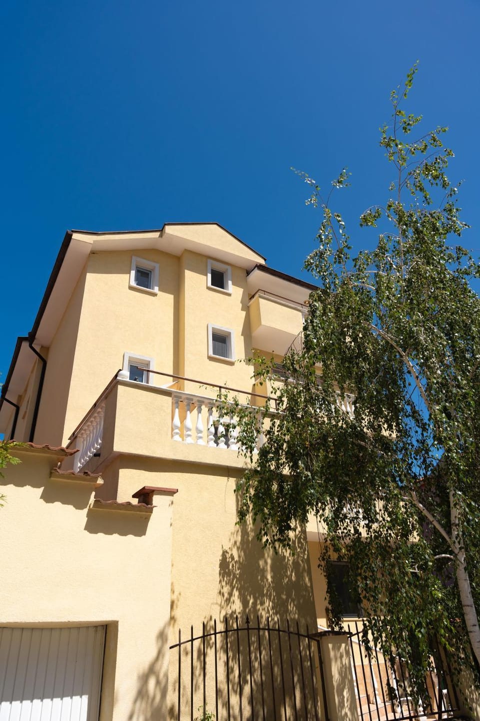 Property building, Facade/entrance