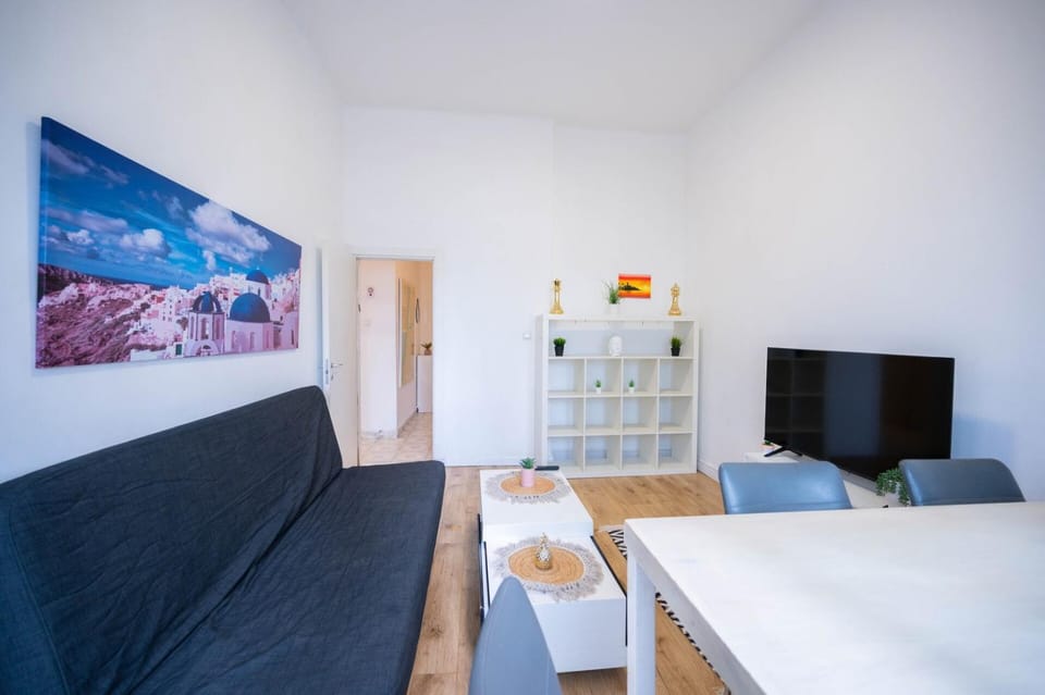 HaYarkon Seaside - 1 Bedroom By Vacay Apartment in Tel Aviv-Yafo