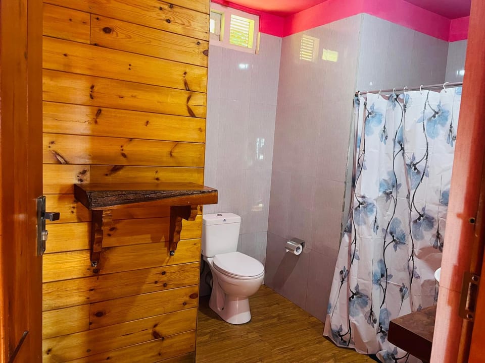 Sincere Wilderness Home stay Bed and Breakfast in Nuwara Eliya