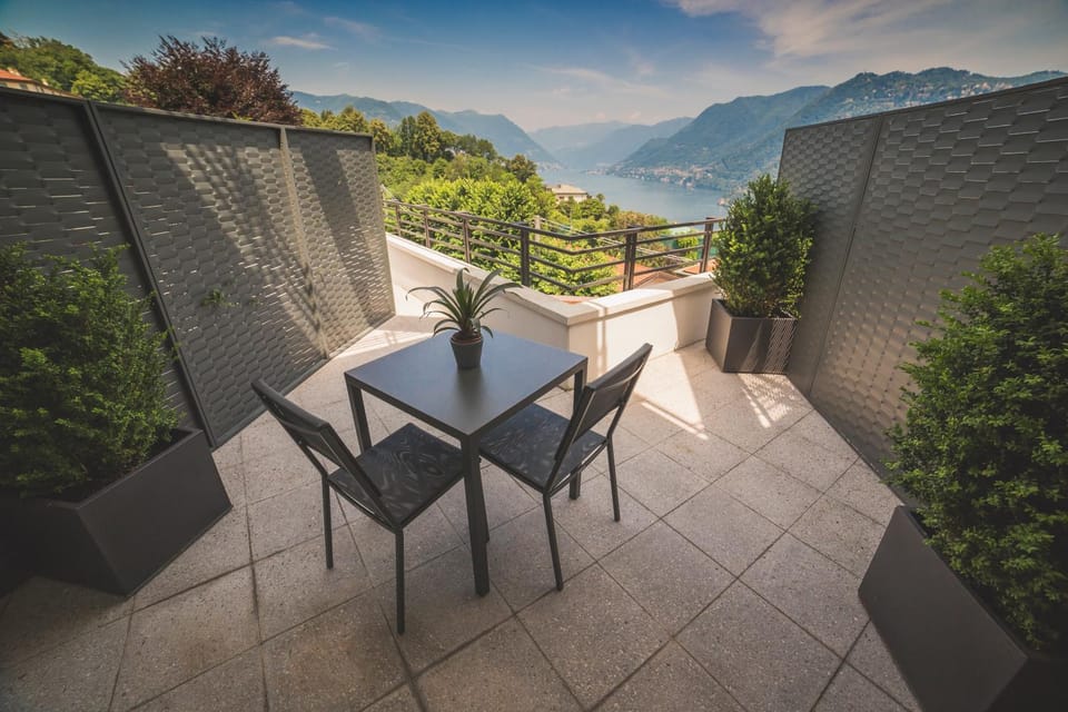 Balcony/Terrace, City view, Lake view, Mountain view