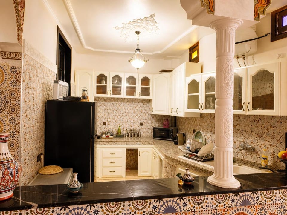 Kitchen or kitchenette, kitchen, kitchen