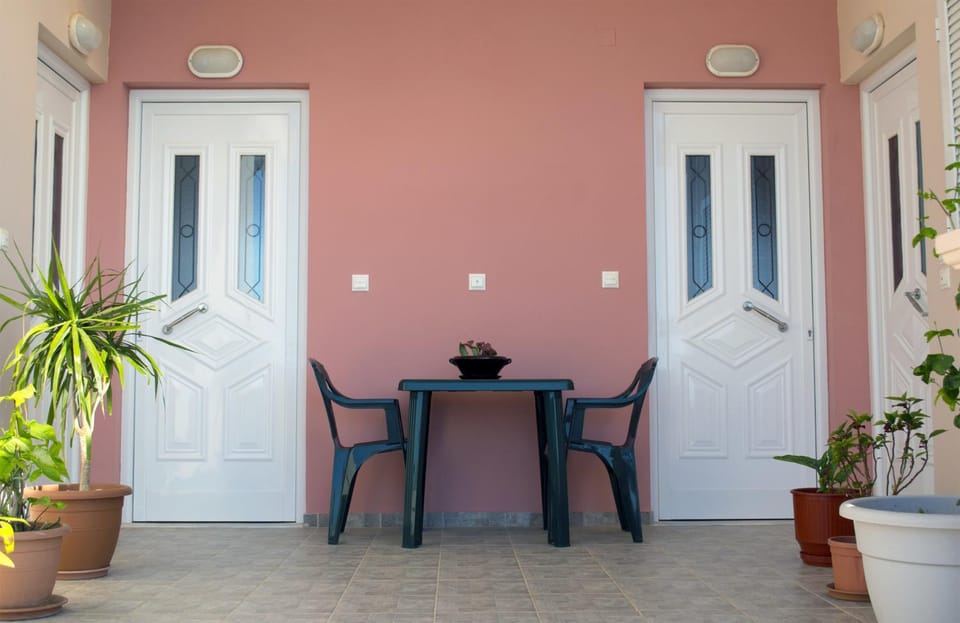 Balcony/Terrace, Area and facilities