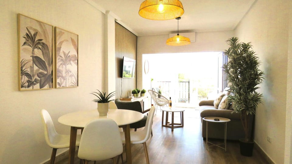 Living room, Seating area, Dining area
