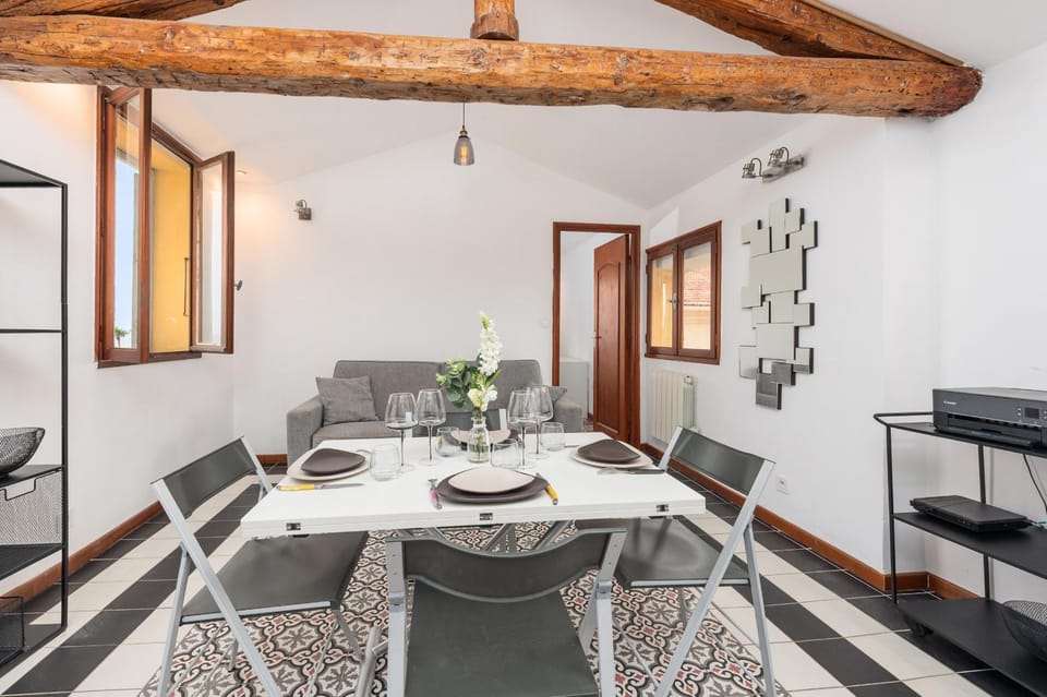 Bastion Ideally located, brightness, sea views Apartment hotel in Menton