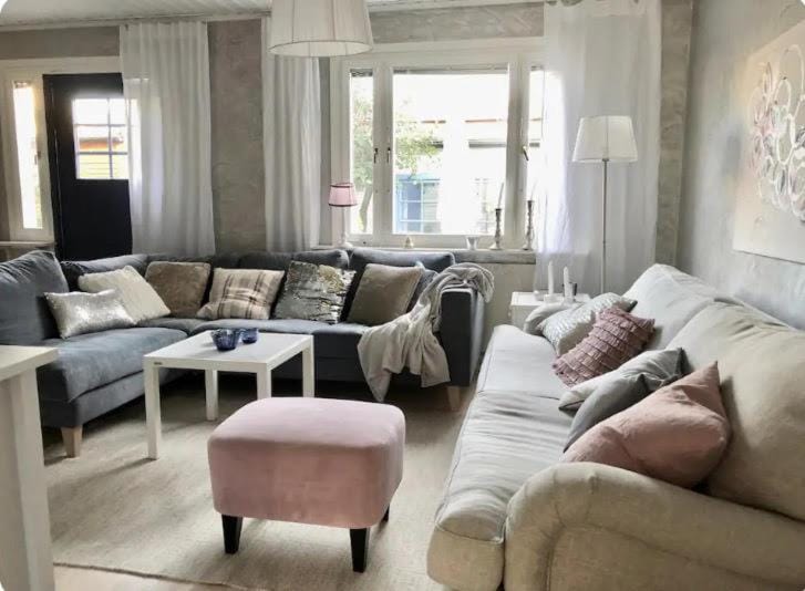 Cozy house with amazing year-around outdoor silver hot tub Villa in Stockholm County