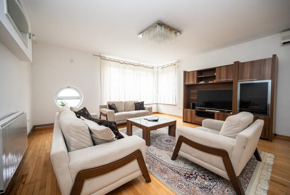 Spacious & Modern Apartment in the City Centre Apartment in Sarajevo