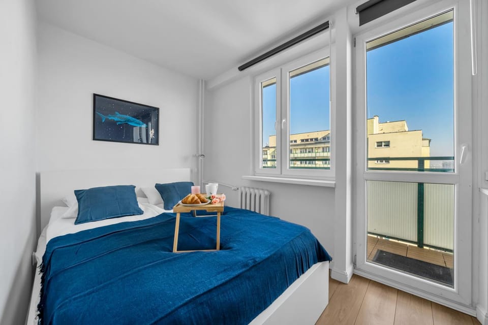 Bed, View (from property/room), Balcony/Terrace, Living room, Food and drinks, Photo of the whole room, Seating area, Bedroom, Food