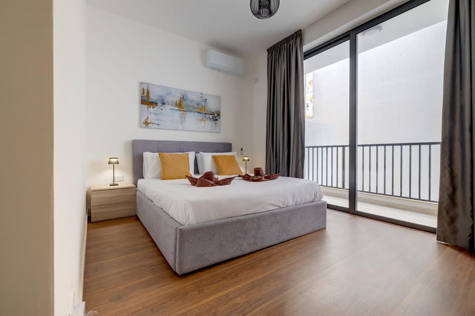 Bed, Bedroom