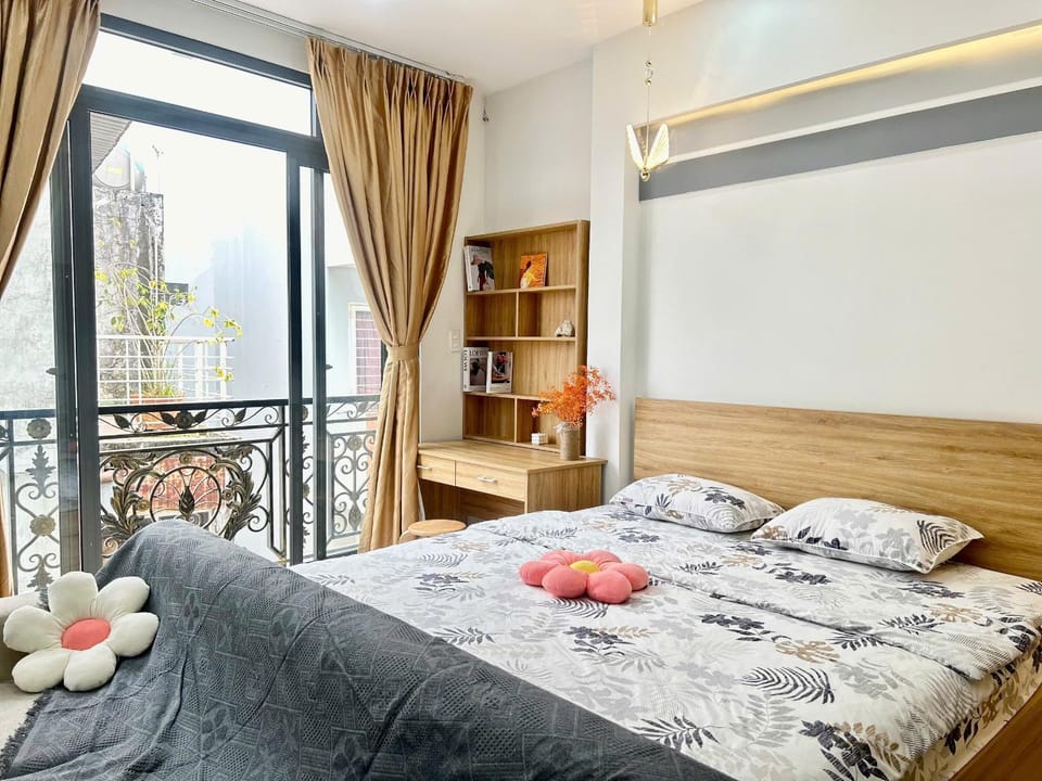 Bed, View (from property/room), Balcony/Terrace, Photo of the whole room, Bedroom