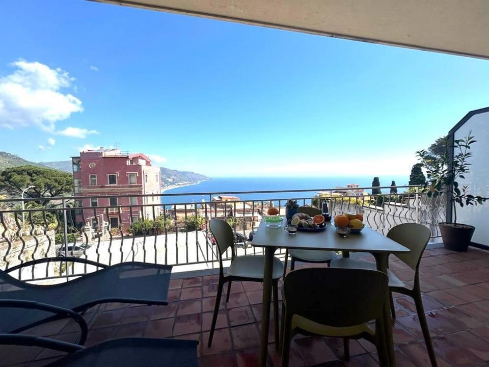 Patio, Natural landscape, View (from property/room), Balcony/Terrace, Sea view