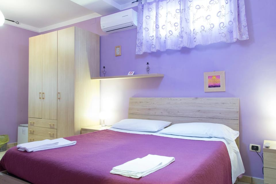 Nearby landmark, Restaurant/places to eat, Neighbourhood, Family