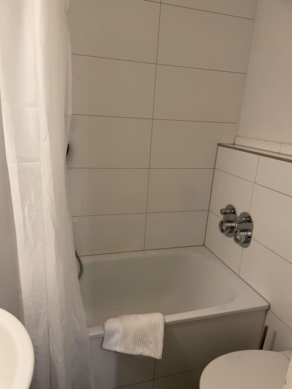 Shower, Bathroom, Bath, towels
