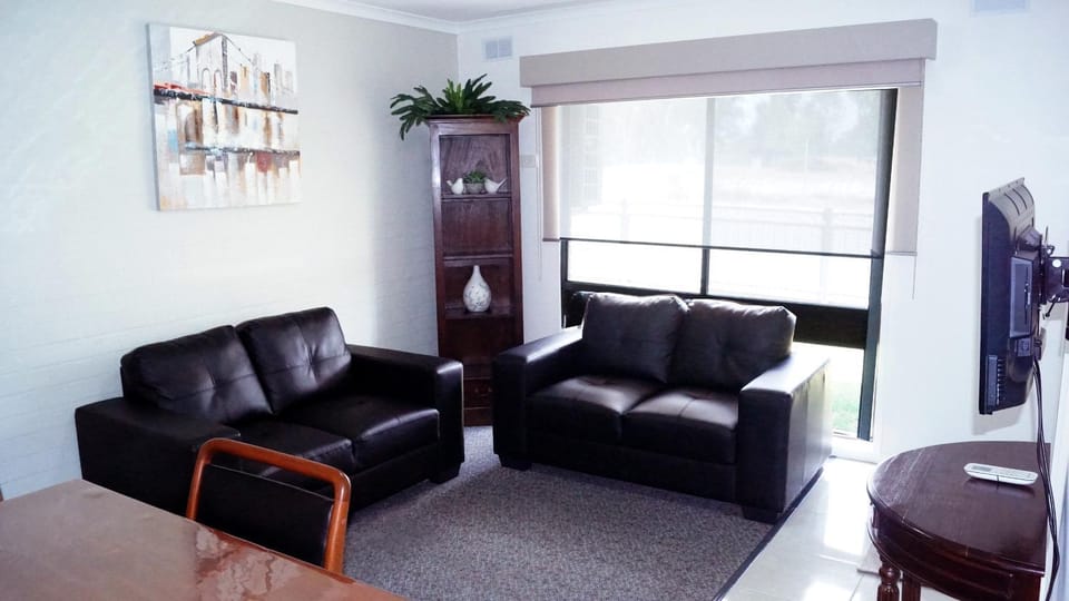 Day, Living room