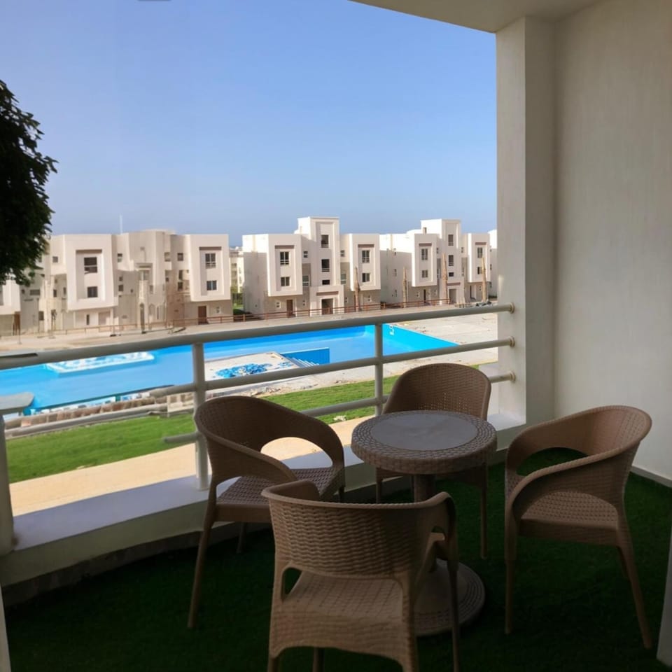 Day, Balcony/Terrace, Balcony/Terrace, Seating area, Pool view, Swimming pool