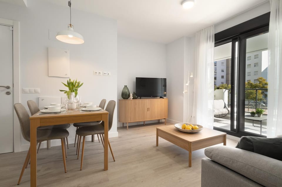 Communal lounge/ TV room, TV and multimedia, Living room, Seating area, Dining area, Evening entertainment